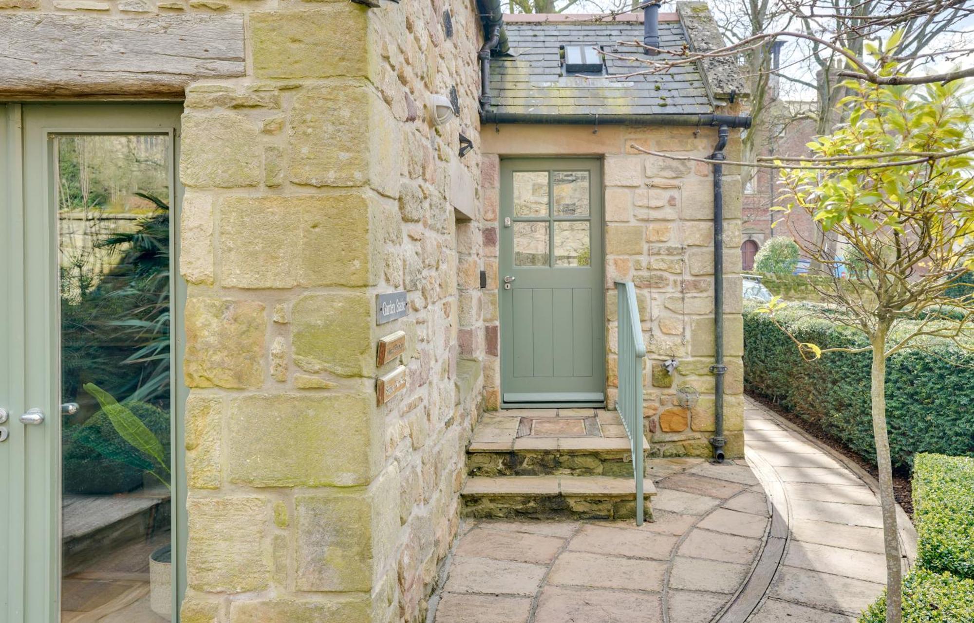 Garden Stable At Hallsteads: Luxury Stone Cottage, With Parking